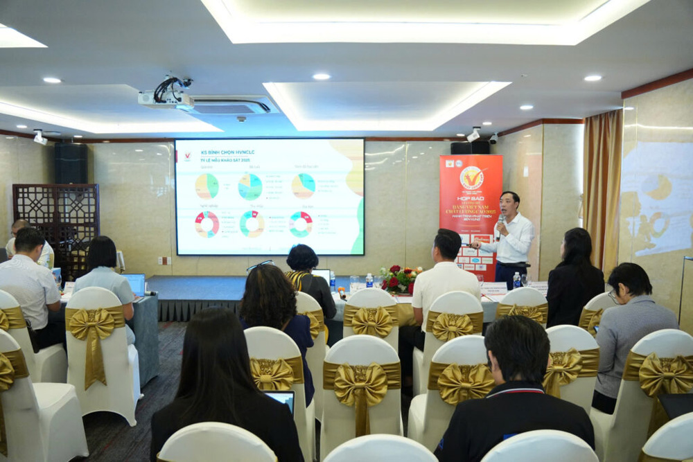 Ông Nguyễn Văn Phượng – người phụ trách khảo sát HVNCLC do Người tiêu dùng bình chọn năm 2025, chia sẻ kết quả cuộc khảo sát bình chọn HVNCLC 2025.